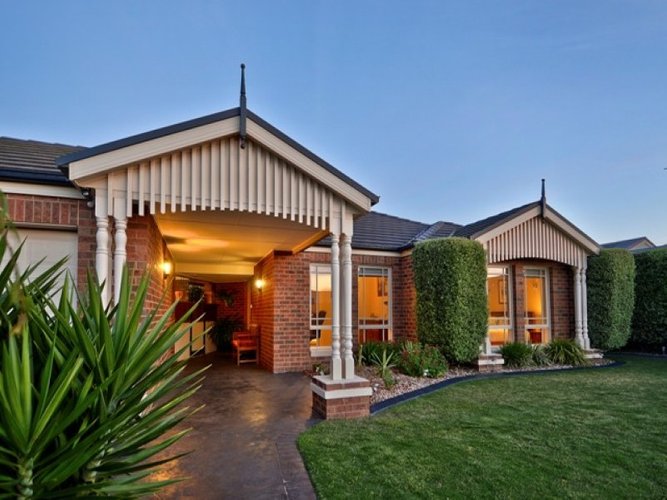 18 Tabess Court St Albans Park 3219