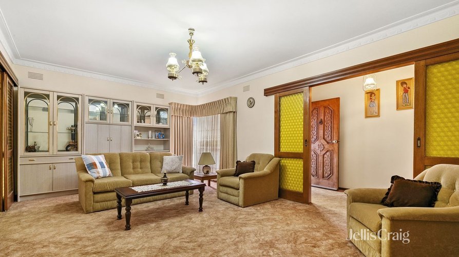 18 Victoria Drive Thomastown 3074