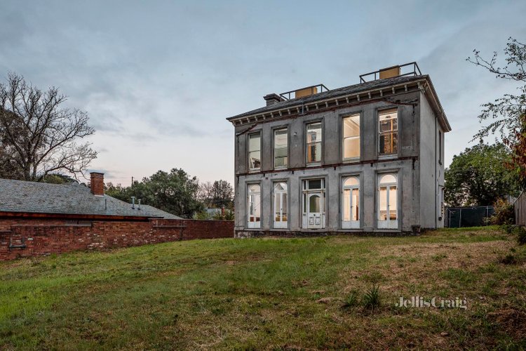18 Yarra Grove Hawthorn 3122
