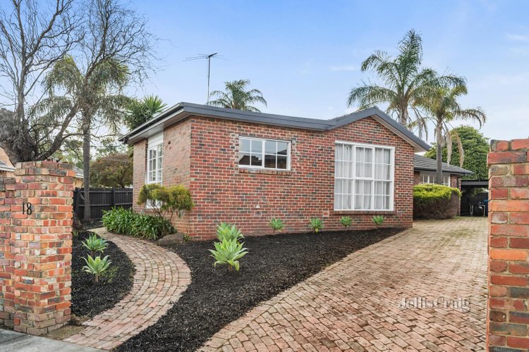 18 Yerrawa Drive Watsonia 3087