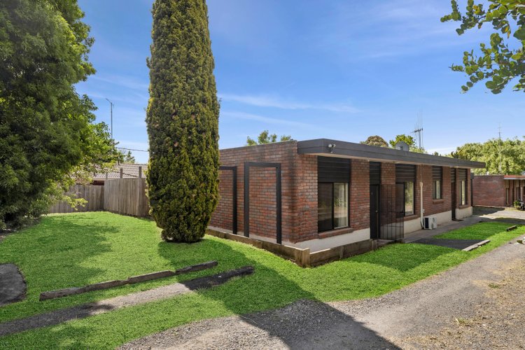 1 80 Beauchamp Street  Kyneton 3444