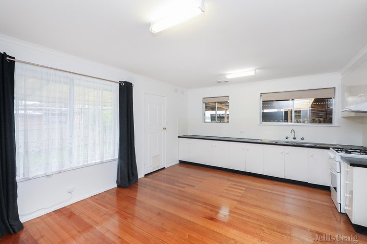 180 Casey Drive Lalor 3075