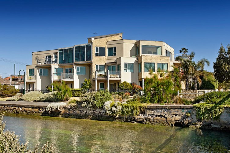 1 81 Marine Parade Elwood 3184