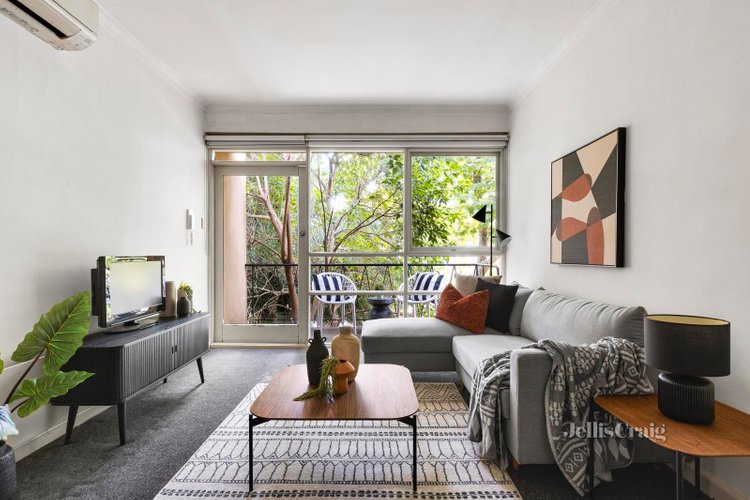 18 10 Ashby Grove Eaglemont 3084