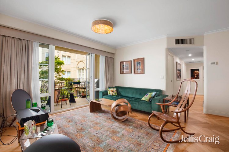 18 190 Albert Street East Melbourne 3002