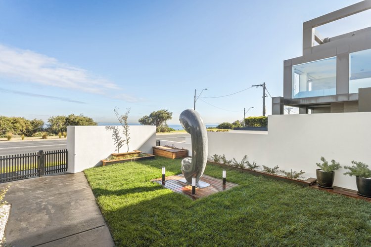 182 Esplanade  Brighton 3186