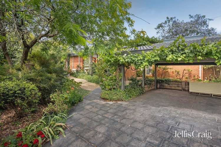 182 Hayrick Lane Mooroolbark 3138