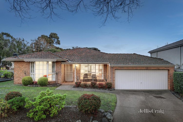 1 82 Windsor Crescent Surrey Hills 3127