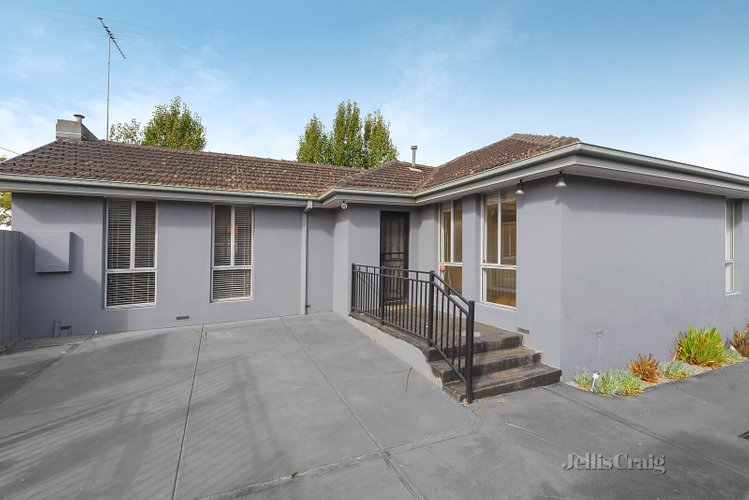 1/828 Doncaster Road Doncaster 3108