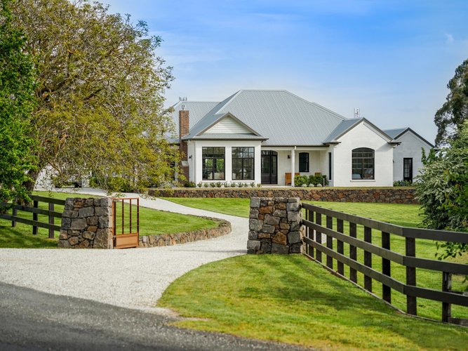 184 High Street Kyneton 3444