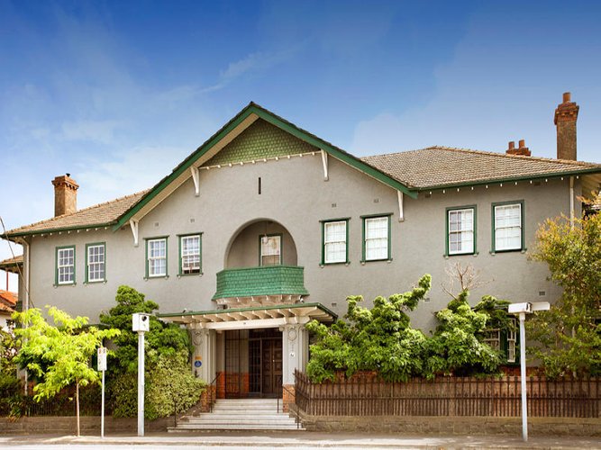 1 86 Alma Road St Kilda 3182