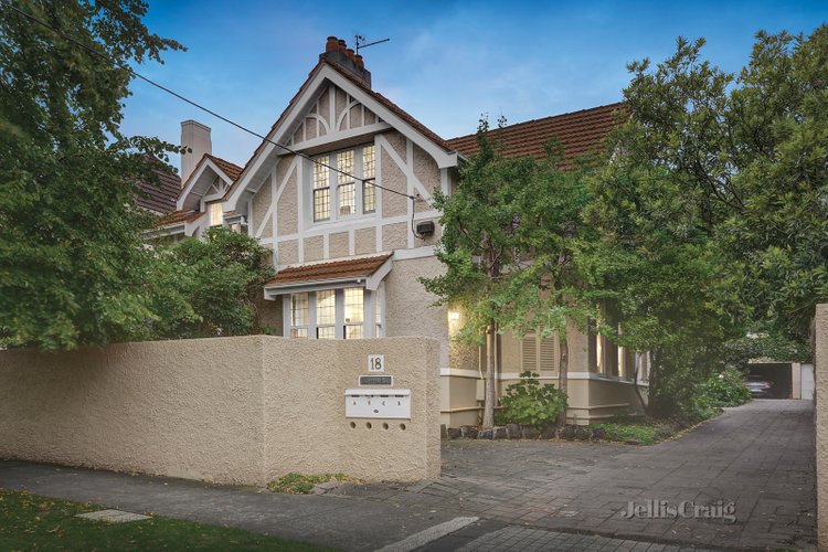 18A Mona Place South Yarra 3141