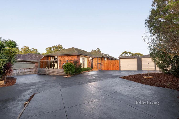 19 Arcadia Way Eltham North 3095