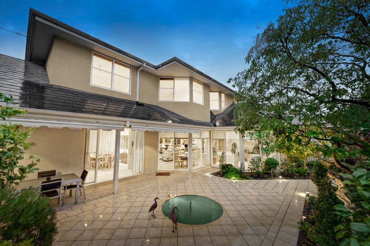 19 Barrington Avenue Kew 3101