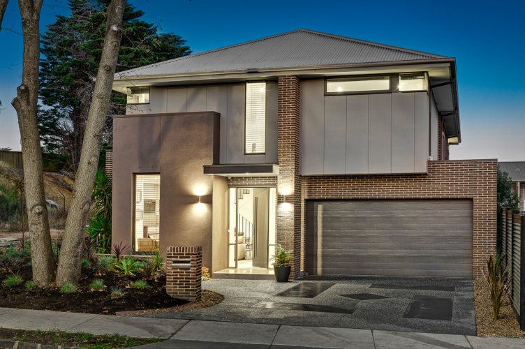 19 Bentley Street Surrey Hills 3127