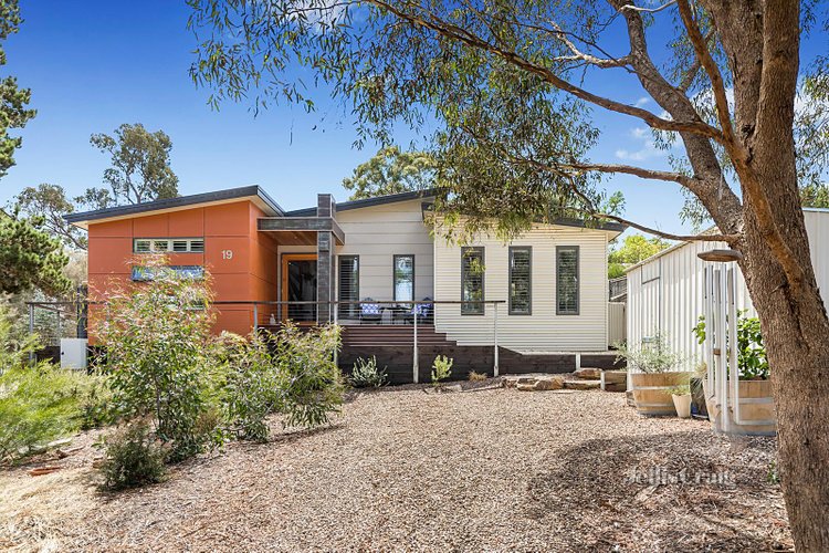 19 Brown Street Castlemaine 3450