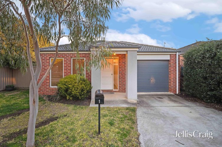 1/9 Burnett Street  Sebastopol 3356