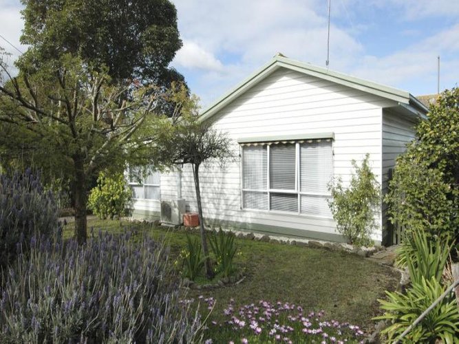 19 Cambra Road Belmont 3216