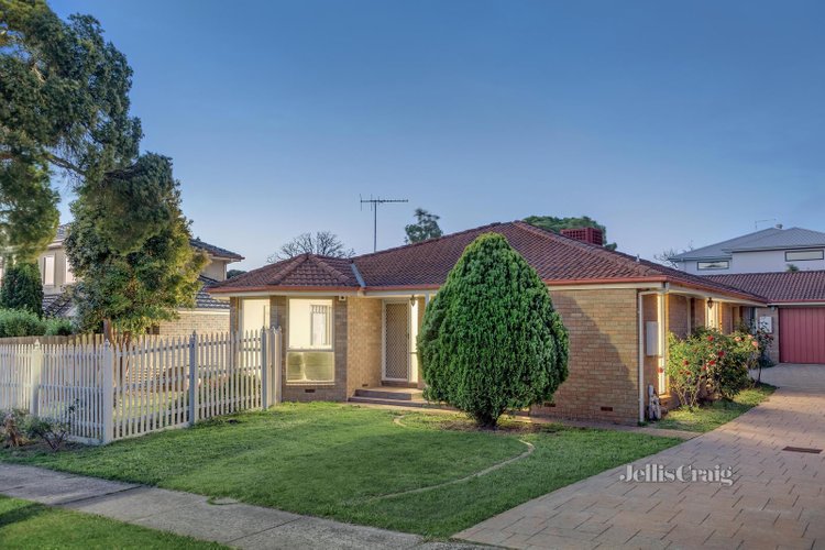 1 9 Charlton Street Mount Waverley 3149