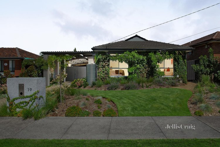 19 Dallas Drive Lalor 3075