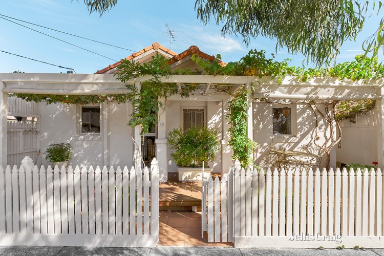 19 Dickens Street Pascoe Vale South 3044