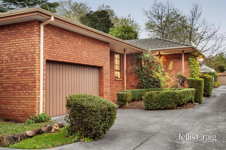 1 9 Essex Road Surrey Hills 3127