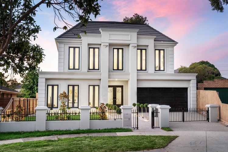 19 Galahad Crescent  Glen Waverley 3150