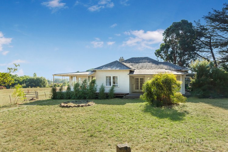 19 George Street Kyneton 3444