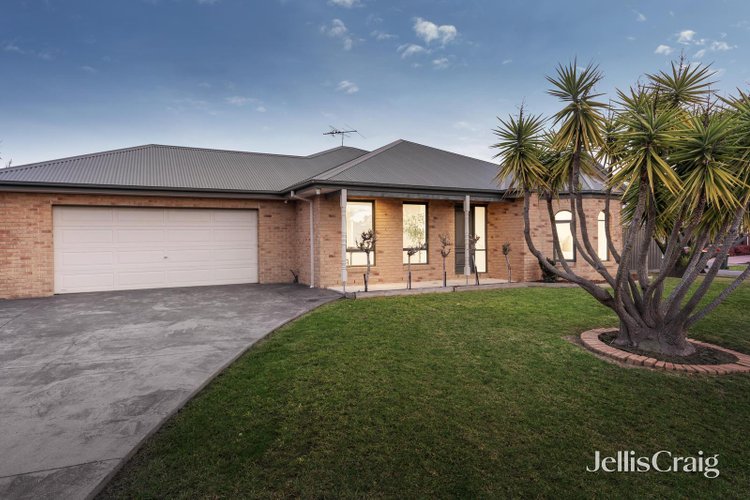 19 Glenshire Grove Doreen 3754