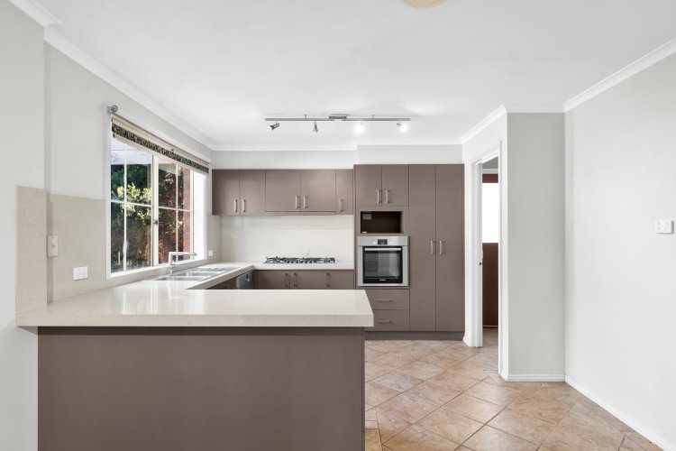 1/9 Gross Court  Mount Waverley 3149