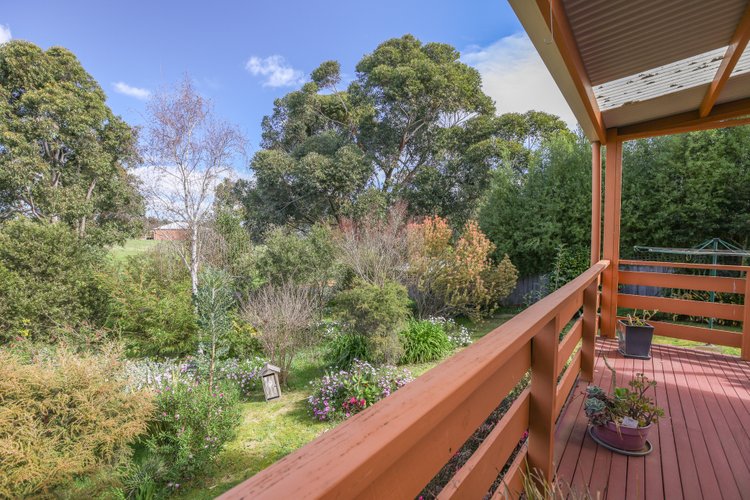 19 Harnham Drive, Bairnsdale