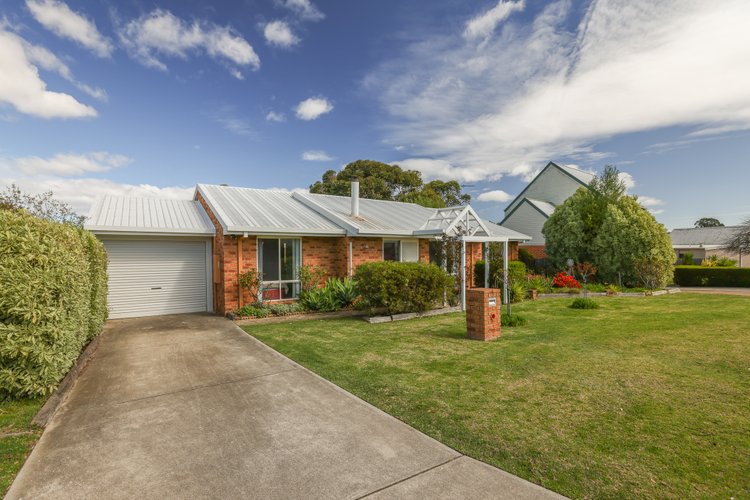 19 Harnham Drive, Bairnsdale