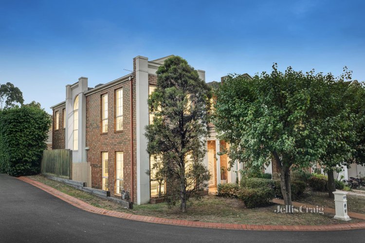 19 Illowra Walk Blackburn South 3130