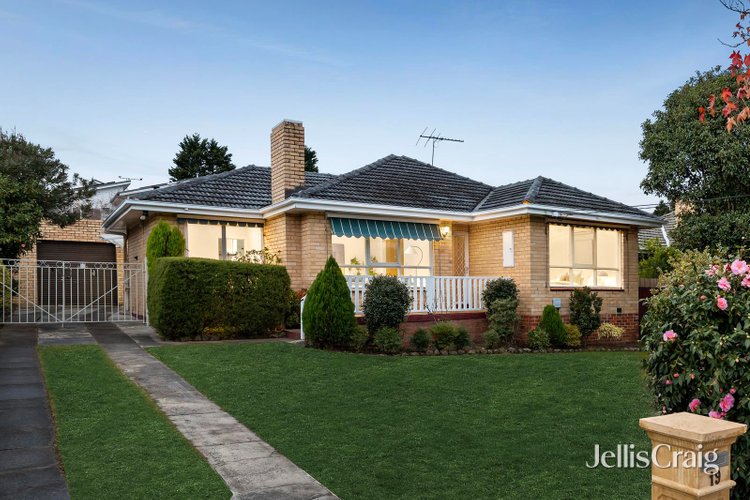 19 Lynne Street Donvale 3111