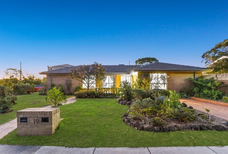 19 Mavista Avenue Glen Waverley 3150
