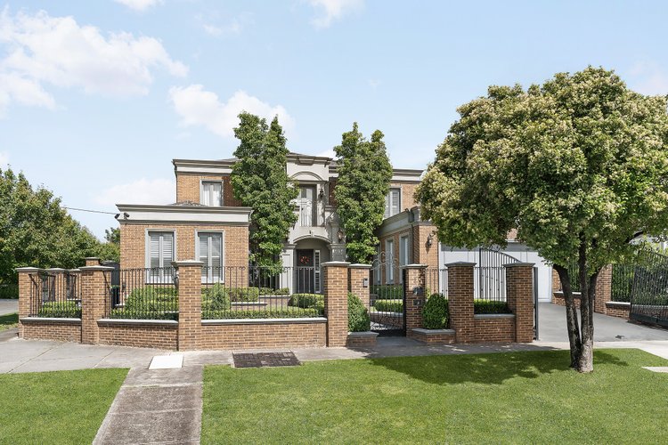 19 McCracken Street Essendon 3040