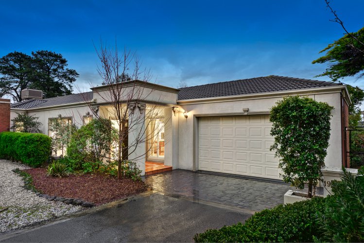 19 Park Hill Way Doncaster 3108