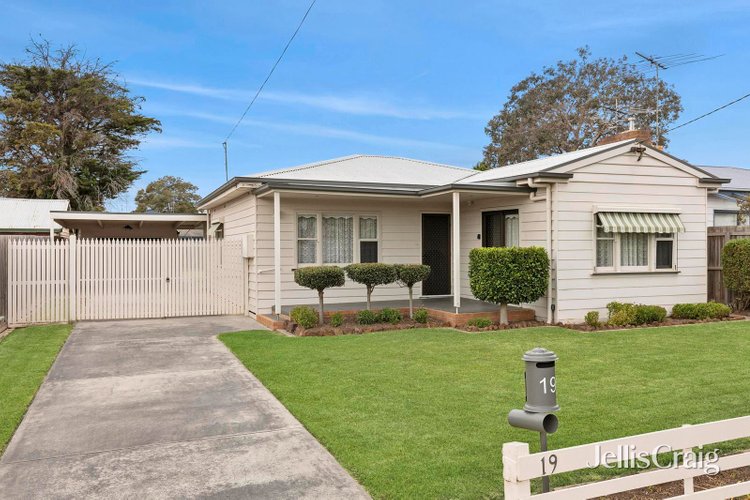 19 Park Street Belmont 3216