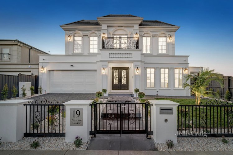 19 Parsons Avenue Glen Waverley 3150