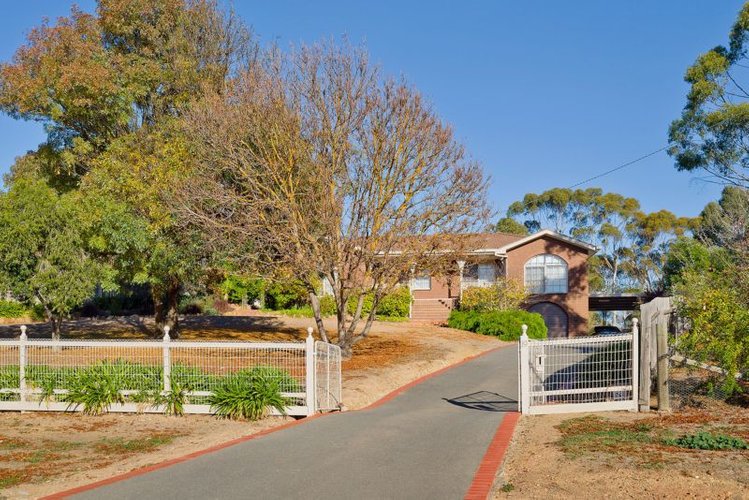 19 Preshaw Street Castlemaine 3450
