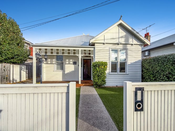 19 Preston Street Geelong West 3218