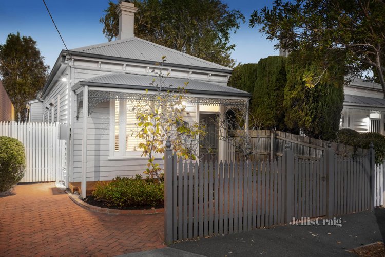 19 Railway Avenue Armadale 3143