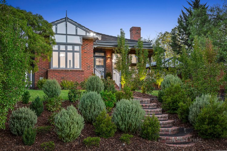 19 Ridgeview Street Eltham 3095