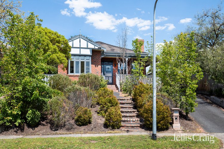 19 Ridgeview Street Eltham 3095