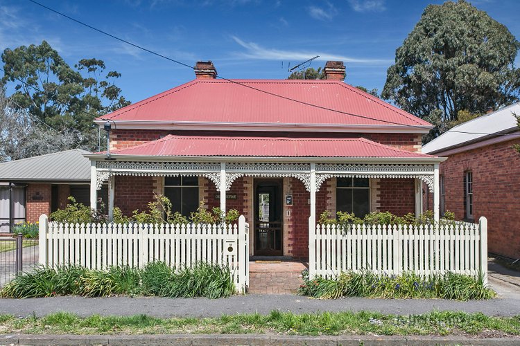 19 Simpson Street Kyneton 3444