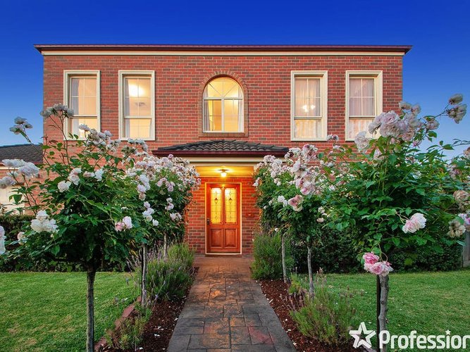 19 Valley Park Drive Mooroolbark 3138