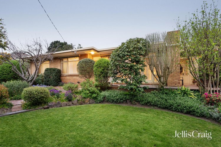 19 Violet Grove Kew East 3102