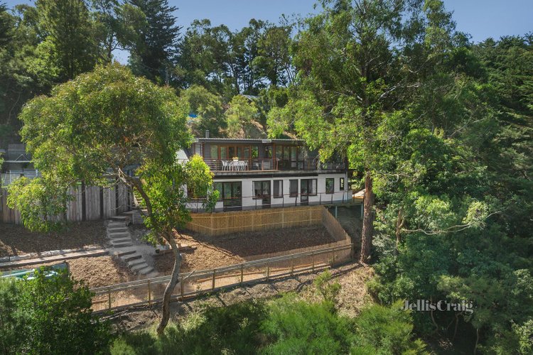 190 Research-Warrandyte Road North Warrandyte 3113