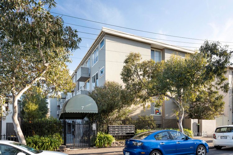 19 7 Manningham Street Parkville 3052