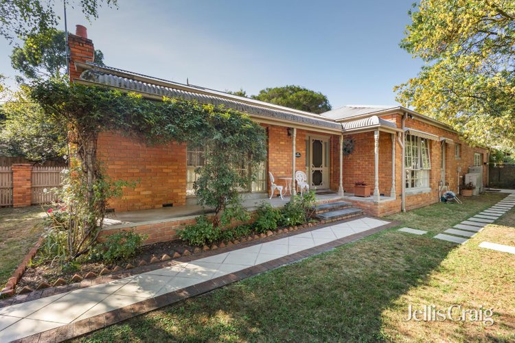 1 98 Kenmare Street Mont Albert 3127